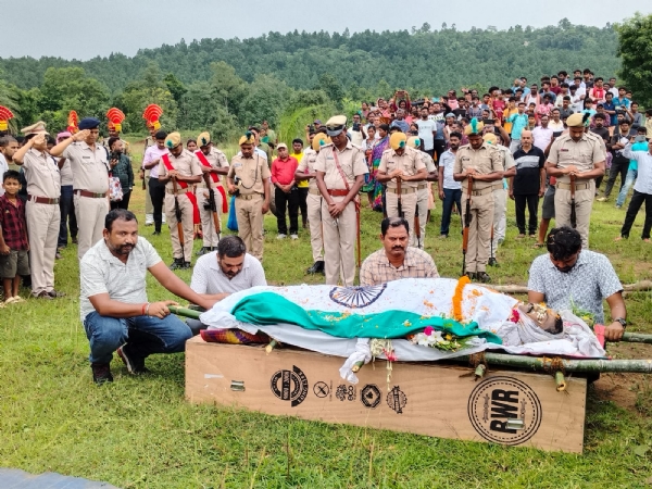 ଗାଁ ମଶାଣିରେ ଯବାନଙ୍କ ମର ଶରୀର