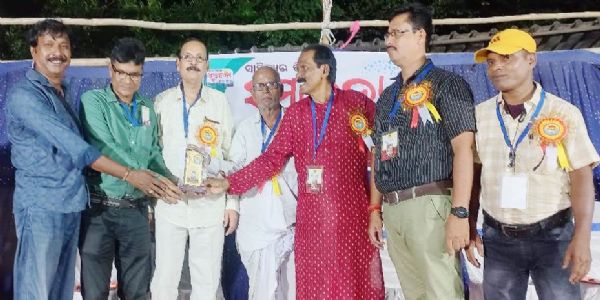 “ସମ୍ଭାବନା ସାହିତ୍ୟ ସଂସଦ”ର ତୃତୀୟ ମାସିକ ଆସର
