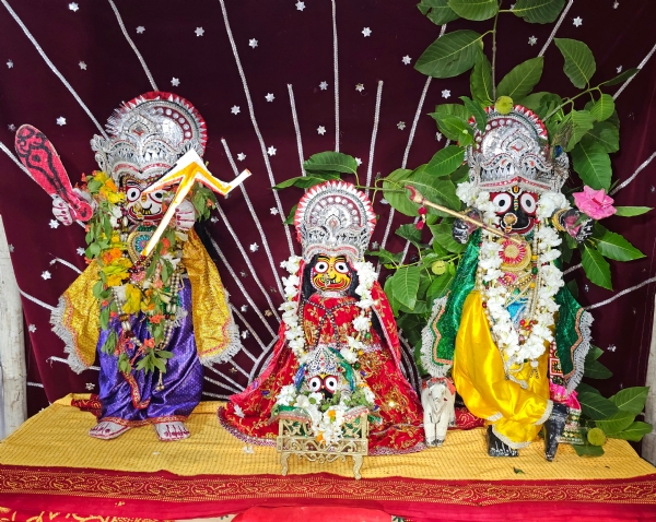ପ୍ରଭୁ ଜଗନ୍ନାଥ ଓ ବଳଭଦ୍ର  ଙ୍କ କୃଷ୍ଣ ବଳରାମ ବେଶ