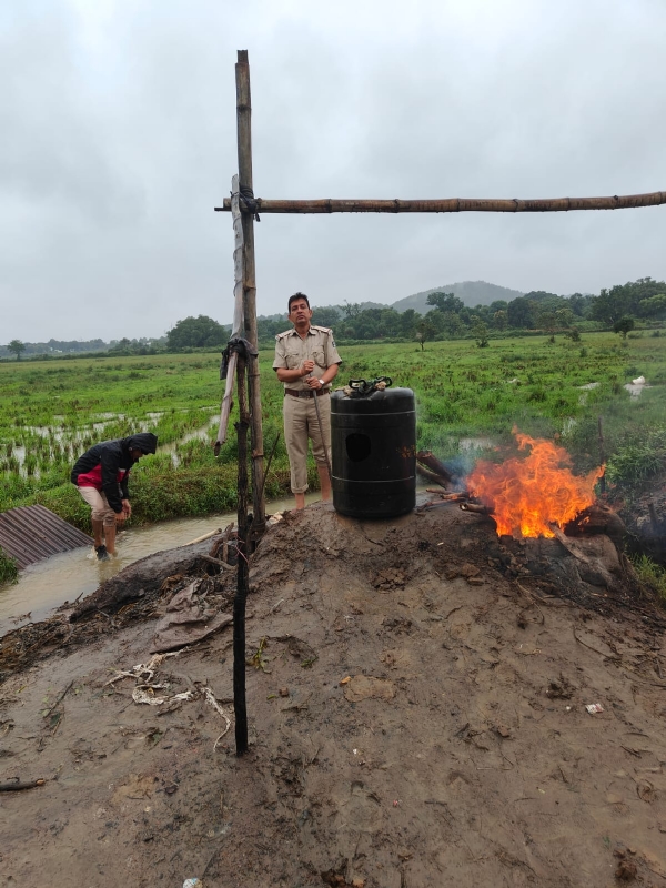 ନିଳାଗୁଡା ଜଙ୍ଗଲରେ ଅବକାରି ଚଡାଉ