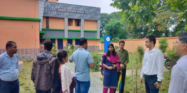 କେନ୍ଦ୍ରମନ୍ତ୍ରୀ ଆସିବେ ବୋଲି ସଜେଇ ହେଉଛି କେନ୍ଦ୍ରୀୟ ବିଦ୍ୟାଳୟ ଓ ରାସ୍ତା