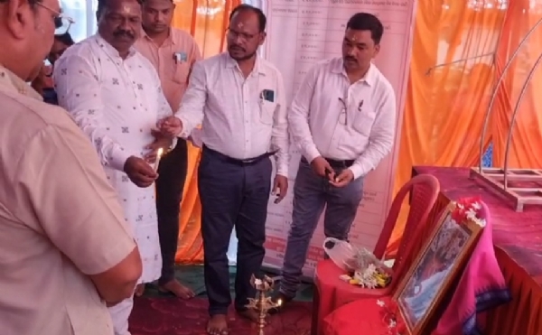 ପଞ୍ଚାୟତିରାଜ ମନ୍ତ୍ରୀ ହିତାଧିକାରୀଙ୍କୁ ବାଣ୍ଟିଲେ   ସରକାରଙ୍କ ବିଭିନ୍ନ ଯୋଜନାର କାର୍ଡ