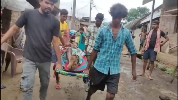 ବୌଦ୍ଧ ଜିଲା ହରିହରପୁର ଗ୍ରାମରେ ରାସ୍ତା ଖରପ ଯୋଗୁଁ ଏକ କିଲୋମିଟର ବୁହାହେଲେ ରୋଗୀ