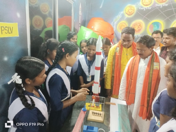 ଚିତ୍ରକୋଣ୍ଡାରେ ବ୍ଲକରେ ସାଂସଦ ଙ୍କ ଦ୍ୱାରା ବିଭିନ୍ନ ଉନ୍ନୟମୂଳକ ପ୍ରକଳ୍ପ ଉଦଘାଟନ