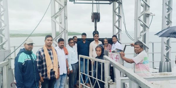 ତିଖାଲି ଲୋୟର ଇନ୍ଦ୍ର ଜଳସେଚନ ପ୍ରକଳ୍ପ ତରଫରୁ ବାମ ପାର୍ଶ୍ଵ ମୁଖ୍ୟ କେନାଲରେ ଜଳ ନିଷ୍କାସନ