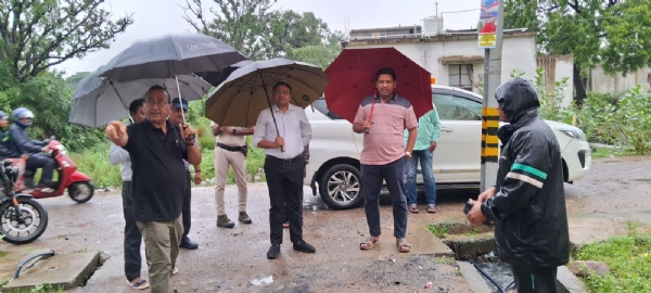 ଜିଲ୍ଲାପାଳ ଓ ସମ୍ବଲପୁର ମହାନଗର ନିଗମ ଆୟୁକ୍ତଙ୍କ ନେତୃତ୍ୱରେ ସମ୍ବଲପୁର ନଗର ଅଞ୍ଚଳର ସମୀକ୍ଷା