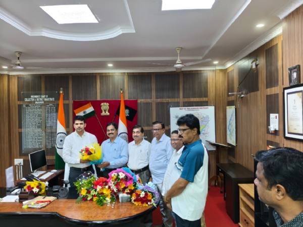 ଜିଲ୍ଲାପାଳ ଙ୍କୁ ସ୍ୱାଗତ, ଜିଲ୍ଲାର ଉନ୍ନତି ନେଇ ଆଲୋଚନା