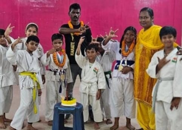 ଅନ୍ତରାଷ୍ଟିୟ ପ୍ରତିଯୋଗିତାରେ ସମ୍ବଲପୁର ନିଲମ ମାର୍ଶାଲ ଆର୍ଟର ଖେଳାଳିଙ୍କୁ ସ୍ୱର୍ଣ୍ଣ ପଦକ