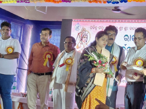 ପ୍ରାଣୀ ସମ୍ପଦ ବିକାଶ ବିଭାଗ, ସୁବର୍ଣ୍ଣପୁରଙ୍କ ଦ୍ବାରା  ରାଜ୍ୟସ୍ତରୀୟ ଗୋ ପୂଜନ ଓ ଗୋ ସମ୍ବର୍ଦ୍ଧନା ସମାରୋହ ୨୦୨୫ ସୋନପୁର ମ୍ୟୁନିସିପାଲଟି କଲ୍ୟାଣ ମଣ୍ଡପ ଠାରେ ଜିଲ୍ଲାପାଳ ଡ଼. ନୃପରାଜ ସାହୁ ଙ୍କ ସଭାପତିତ୍ବରେ ଅନୁଷ୍ଠିତ।