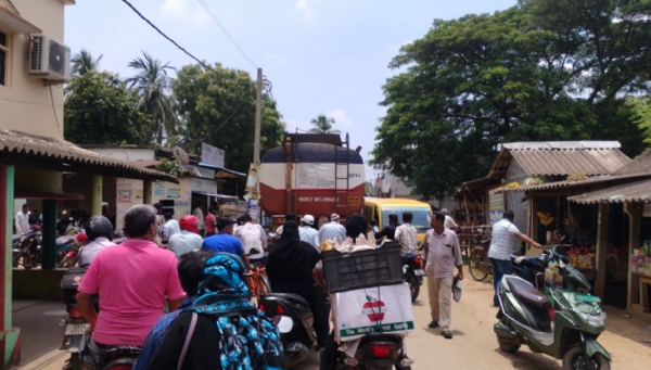 ବ୍ରହ୍ମବରଦାରେ ନିୟନ୍ତ୍ରଣ ବାହାରେ ଟ୍ରାଫିକ୍ ସମସ୍ୟା : ଲୋକେ ହନ୍ତସନ୍ତ