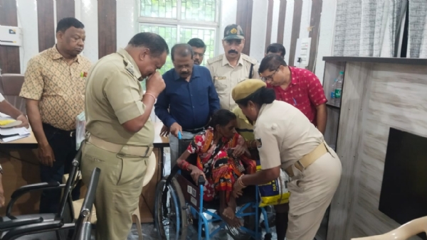 ସୁବର୍ଣ୍ଣପୁର ଜିଲ୍ଲାର ଉଲୁଣ୍ଡା ବ୍ଲକ ସ୍ତରୀୟ ଜିଲ୍ଲାପାଳ ଓ ଆରକ୍ଷୀ ଅଧିକ୍ଷକଙ୍କ ଯୁଗ୍ମ ଅଭିଯୋଗ ଶୁଣାଣି ଶିବିର : * ବିଭିନ୍ନ ପ୍ରକାର ର   ୭୭ ( ସତୋସ୍ତରି) ଗୋଟି ଅଭିଯୋଗ ଦରଖାସ୍ତ ଗ୍ରହଣ :