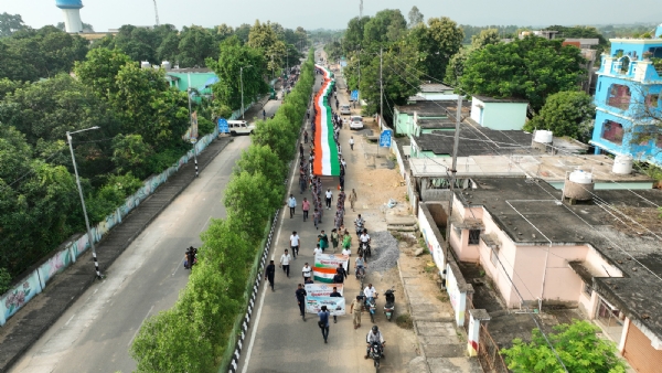ବୌଦ୍ଧ ଠାରେ ଆୟୋଜିତ ହେଲା 202 ମିଟର ଲମ୍ବା ଜାତୀୟ ପତାକା ଶୋଭାଯାତ୍ରା