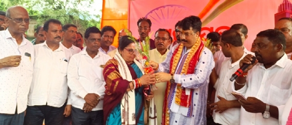 TRIRANGA YATRA SAHID PARIBAR SAMBARDHANA