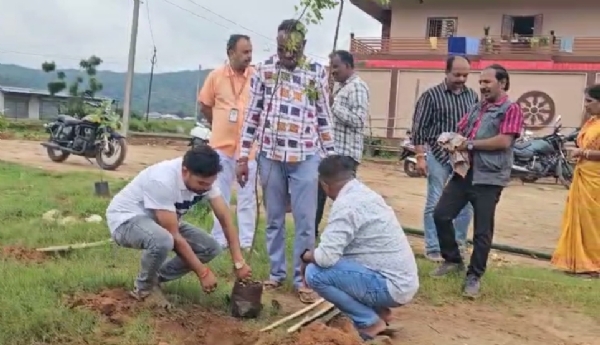ମା ପାଇଁ ଗଛ ଟିଏ କାର୍ଯ୍ୟକ୍ରମ