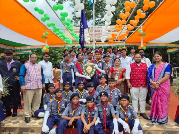 ଜିଲ୍ଲା ସ୍ତରୀୟ ସ୍ୱାଧିନତା ପ୍ୟାରେଡ ରେ ମଣ୍ଟେଶ୍ୱରି ସ୍କାଉଟ ଓ ଗାଇଡ ଟ୍ରୁପ ପୁରସ୍କୃତ