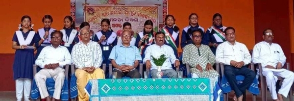 କୃତି ବିଦ୍ୟାର୍ଥୀଙ୍କୁ ପୁରସ୍କୃତ