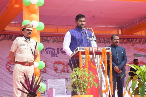 ସୁବର୍ଣ୍ଣପୁର ଜିଲ୍ଲାରେ ୭୯ ତମ ସ୍ବାଧିନତା ଦିବସ ମହା ସମାରୋହରେ ପାଳିତ ।