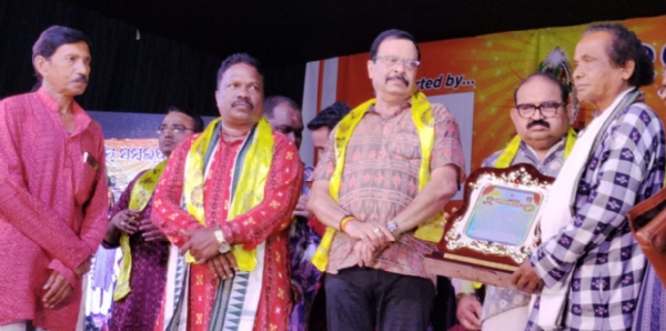 ପଶ୍ଚିମାଞ୍ଚଲ ଏକତା ମଞ୍ଚ ପକ୍ଷରୁ ରାଜ୍ୟ ସ୍ତରୀୟ ସମ୍ବଲପୁରୀ ଦିନ୍ ପାଳନ।
