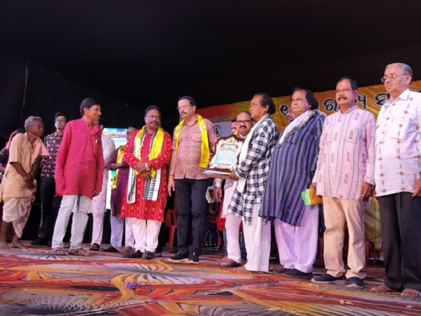 ପଶ୍ଚିମାଞ୍ଚଲ ଏକତା ମଞ୍ଚ ପକ୍ଷରୁ ରାଜ୍ୟ ସ୍ତରୀୟ ସମ୍ବଲପୁରୀ ଦିନ୍ ପାଳନ।