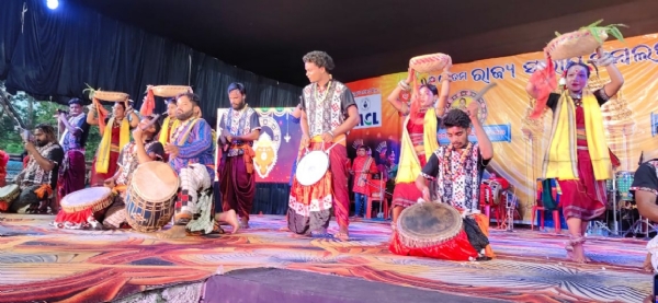 ପଶ୍ଚିମାଞ୍ଚଲ ଏକତା ମଞ୍ଚ ପକ୍ଷରୁ ରାଜ୍ୟ ସ୍ତରୀୟ ସମ୍ବଲପୁରୀ ଦିନ୍ ପାଳନ।