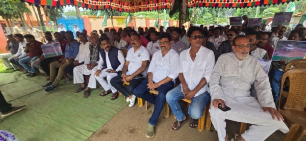 ରାଣିଗଡ-କୋରାପୁଟ ରାସ୍ତା ନିର୍ମାଣ ଦାବି, ବିଜେଡିର ମୁଖ୍ୟଯନ୍ତ୍ରୀଙ୍କ କାର୍ଯ୍ୟାଳୟ ଘେରଉ