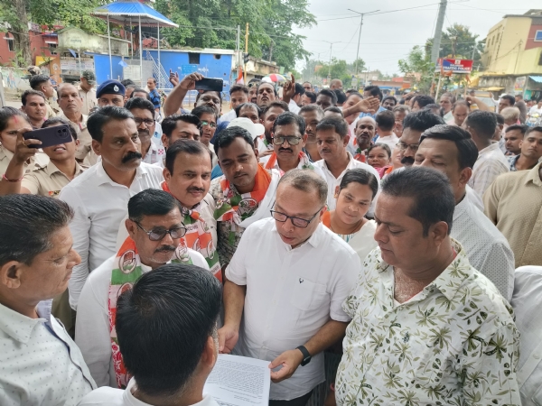କୃଷି ବିଶ୍ୱ ବିଦ୍ୟାଳୟ ଦାବୀ ରେ ଗର୍ଜିଲା ବଲାଙ୍ଗିର କଂଗ୍ରେସ ୧୦ ବର୍ଷ ପୂର୍ବର ଘୋଷଣା କାର୍ଯ୍ୟକାରି କଲାନାହିଁ ବିଜେଡି ସରକାର ବିପକ୍ଷରେ ଥିଲା ବେଳେ ଦାବି, ଶାସନ କୁ ଆସିଲେ ପଛଘୁଞ୍ଜା ଦେଲା ବିଜେପି - ସମରେନ୍ଦ୍ର