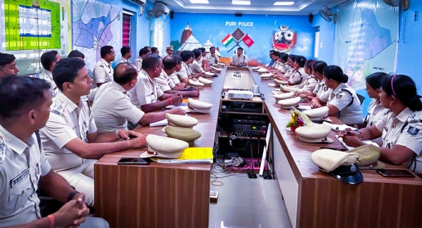 ପୁରୀ ଜିଲ୍ଲା ରେ ଅପରାଧ ନିୟନ୍ତ୍ରଣ ପାଇଁ ନୂଆ ଏସପି ଙ୍କ ସମୀକ୍ଷା ବୈଠକ