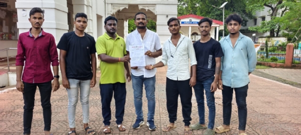 Nutana Bus Stand Pain Katajiba 2 Hazar Gachha