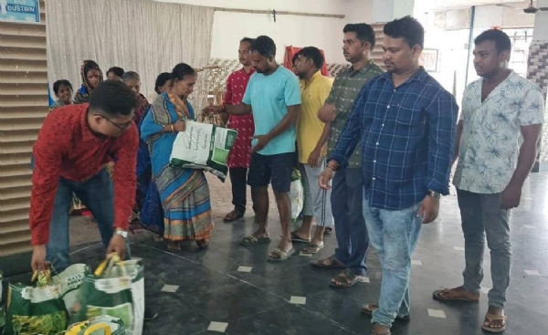 ନୁଆଖାଇ ପାଇଁ ଗରିବ ଗୁରୁବାଙ୍କ ହାତ ଧରିଲା ଭୋଜନ ପରିବାର
