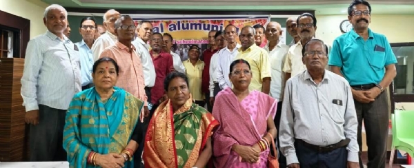 PURATANA CHHATRA BANDU MILANA PHOTO (1)
