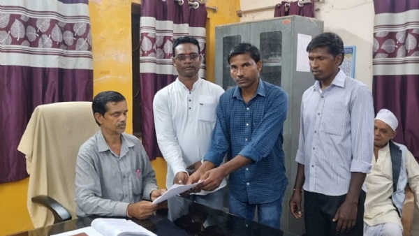 ଦଣ୍ଡମୁକ୍ତ ଅଞ୍ଚଳରେ ଛାତ୍ରଙ୍କୁ  ମାଡ ମାରିବା ଘଟଣା : ଅଭିଯୁକ୍ତ ଶିକ୍ଷକଙ୍କୁ ବଦଳି ଦାବି କଲା ବିଦ୍ୟାଳୟ ପରିଚାଳନା କମିଟି