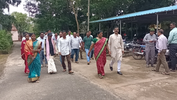 କୁନ୍ଦୁରା ପଞ୍ଚାୟତ ସମିତି ଅଧ୍ୟକ୍ଷା  ବିରୁଦ୍ଧରେ ଅନାସ୍ଥା   ପୁଣି ପ୍ରଶାସନଦ  ଦ୍ୱାରସ୍ଥ  ବ୍ଲକ ଅଧ୍ୟକ୍ଷାଙ୍କ ଉପରେ ଅସ୍ଥା ନାହିଁ ଅନାସ୍ଥା ନକଲେ ଇସ୍ତାପା ଦେବାକୁ  ଚେତାବନି