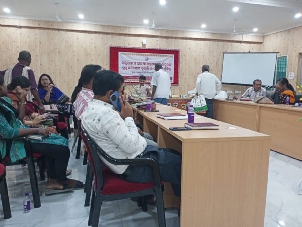 ସୁବର୍ଣ୍ଣପୁର ଜିଲ୍ଲାର ସୋନପୁର ବ୍ଲକ ସ୍ତରୀୟ ଜିଲ୍ଲାପାଳ ଓ ଆରକ୍ଷୀ ଅଧିକ୍ଷକଙ୍କ ଯୁଗ୍ମ ଅଭିଯୋଗ ଶୁଣାଣି ଶିବିର : * ବିଭିନ୍ନ ପ୍ରକାର ର ୩୫ ( ପଇଁତିରିଶ) ଗୋଟି ଅଭିଯୋଗ ଦରଖାସ୍ତ ଗ୍ରହଣ :