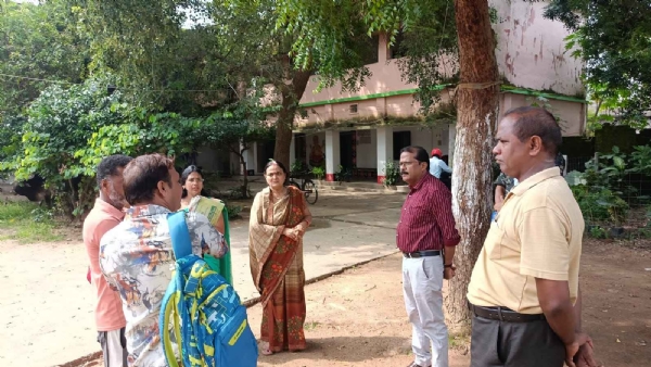ନୂତନ ବସଷ୍ଟାଣ୍ଡ ନିର୍ମାଣ ଆଶା ଉଜ୍ଜୀବିତ, ସୁବର୍ଣ୍ଣପୁର ଜିଲ୍ଲାପାଳ ଙ୍କ ଅଚାନକ ବସଷ୍ଟାଣ୍ଡ ପରିଦର୍ଶନ