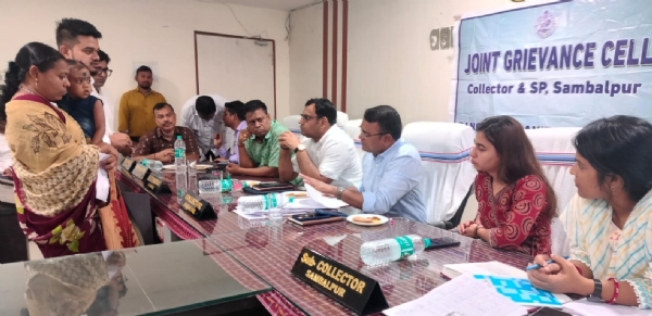 ମାନେଶ୍ବର ବ୍ଲକ ଠାରେ ଜନ ଅଭିଯୋଗ ଶୁଣାଣି