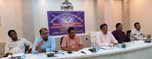 VOTER CORRECTION DISCUSSION COLLECTOR WITH POLITICAL REPRESENTATIVE