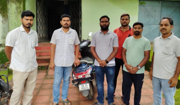 ଲ୍ୟାମ୍ପ୍ସ ଏମଡିଙ୍କ ଦୁର୍ବ୍ୟବହାର ପ୍ରତିବାଦରେ କର୍ମଚାରୀଙ୍କ ଆନ୍ଦୋଳନ