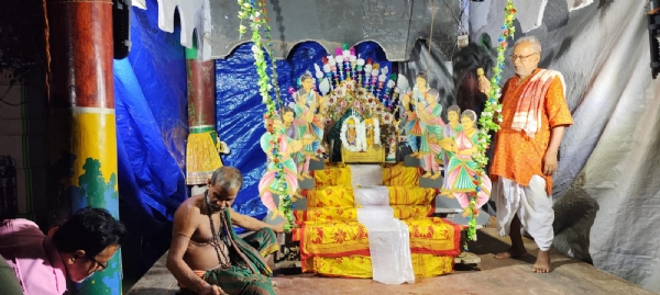 ଦଧିବାମନଙ୍କ ମନ୍ଦିରରେ ଝୁଲଣ ଯାତ୍ରା( ଫଟୋ)