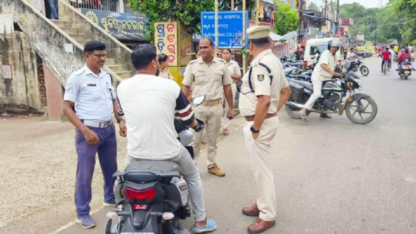 MOBILE RE KATHABARTHA BIKE CHALAKA NKU FINE