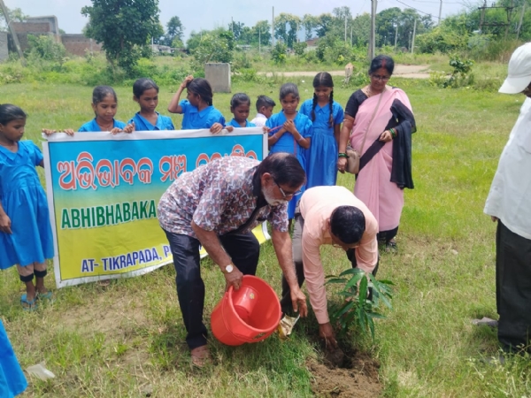 ଅଭିଭାବକ ମଂଚ ତରଫରୁ ବୃକ୍ଷ ରୋପଣ କାର୍ଯ୍ୟକ୍ରମ