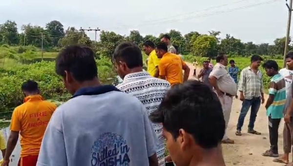 ଟିଟିଲାଗଡ଼ କୁମୁଡା ଯିବା ରାସ୍ତା କେନାଲରେ ଉଦ୍ଧାର ହେଲା ଅଜଣା ବ୍ୟକ୍ତିଙ୍କ ମୃତ ଦେହ
