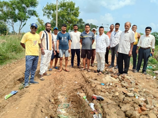 ପୁରୀ ହେବ ମହାନଗର -ଦୀପତଳ ଅନ୍ଧାର ବ୍ରାହ୍ମଣ ପୋଖରୀ ସ୍ଲୁଲ ରାସ୍ତା ଶୋଚନୀୟ