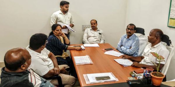 ନୂତନ ପୋଲିଙ୍ଗ ବୁଥ ସୃଷ୍ଟି ସମ୍ପର୍କରେ ବୈଠକ ଜିଲ୍ଲାରେ ୩୯୦ଟି ନୂତନ ପୋଲିଙ୍ଗ ବୁଥ ସୃଷ୍ଟି ହେବ