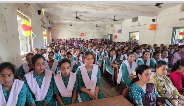ବିଜୁ ପଟ୍ଟନାୟକ ମହିଳା କଲେଜ୍ ରେ ଯୁକ୍ତ ଦୁଇ ଛାତ୍ରୀ ଙ୍କୁ ସ୍ୱାଗତ ସମ୍ବର୍ଦ୍ଧନା