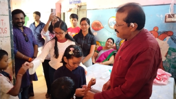 ଉତ୍କଳ ବାଳାଶ୍ରମ, ସୋନପୁର ଠାରେ ଅନ୍ତେବାସୀଙ୍କ ସହିତ ଜିଲ୍ଲପାଳ, ସୁବର୍ଣ୍ଣପୁର ଡ. ନୃପରାଜ ସାହୁ ଙ୍କ ଦ୍ଵାରା ପରିବାର ସହିତ ରାକ୍ଷୀ ପୂର୍ଣିମା ପାଳନ କରିବା ସହିତ ରକ୍ଷା ବନ୍ଧନ ଉତ୍ସବ ପାଳିତ ।