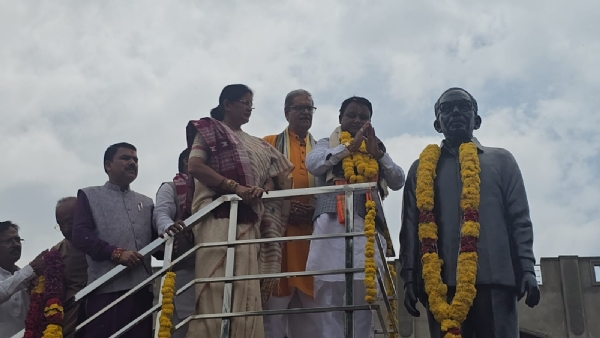ସ୍ୱର୍ଗତ ହରିଶ୍ଚନ୍ଦ୍ର ବକ୍ସିପାତ୍ରଙ୍କ ପ୍ରତିମୁତ୍ତି  ଉନ୍ମୋଚନ କଲେ ମୁଖ୍ୟମନ୍ତ୍ରୀ