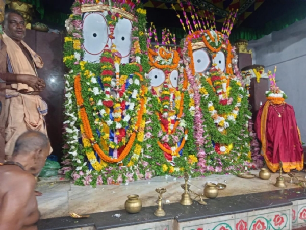 ଲକ୍ଷେ ତୁଳସୀରେ ସଜେଇ ହେଲେ ମହାପ୍ରଭୁ ବଳଦେବ ଜୀଉ