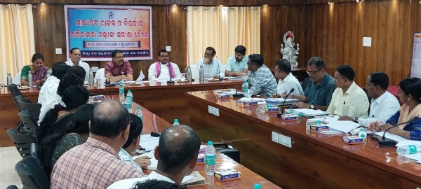ରାଜସ୍ୱ ଓ ବିପର୍ଯ୍ୟୟ ପରିଚାଳନା ମନ୍ତ୍ରୀ ଶ୍ରୀଯୁକ୍ତ ସୁରେଶ ପୂଜାରୀ ଦିନିକିଆ ଗସ୍ତରେ ଆସି ସମୀକ୍ଷା ବୈଠକ ରେ ଯୋଗଦେଳେ