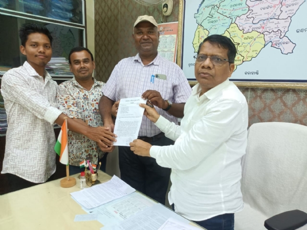 ବଲାଙ୍ଗିର ଟାଉନ ହଲ ମରାମତି ନାଁ ରେ ୫ କୋଟି ରୁ ଉର୍ଦ୍ଧ୍ୱ ମାଟିରେ ମିଶିଗଲା ? ଦେବାଳୟ ସୁରକ୍ଷା କମିଟି ଜିଲ୍ଲାପାଳଙ୍କ ଦ୍ୱାରସ୍ତ