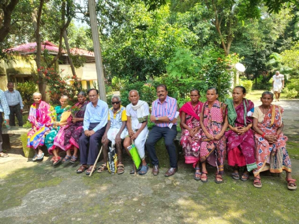 ଭି ଆଇ ପି ଭଳି ନୁହେଁ ମୁଁ ସ୍କୁଟି ରେ ଅଚାନକ ଆସିବି କ୍ଲାସ୍ ରେ ପିଲାଙ୍କୁ ପାଠ ପଢାଇବି : ସୁବର୍ଣ୍ଣପୁର ଜିଲ୍ଲାପାଳ